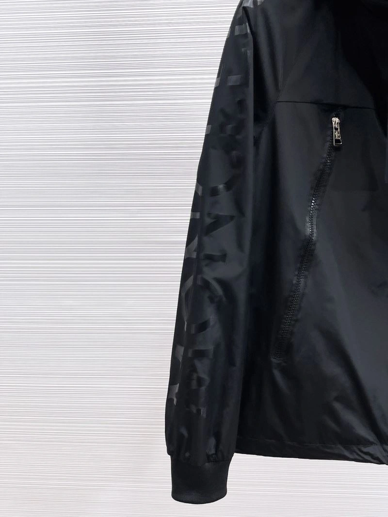 Moncler Outwear EasyCare 140159