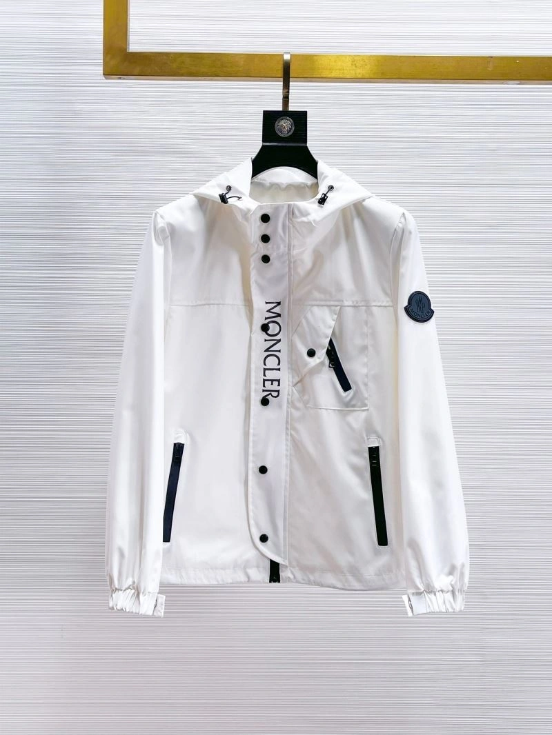 Moncler Outwear Sophisticated 140165
