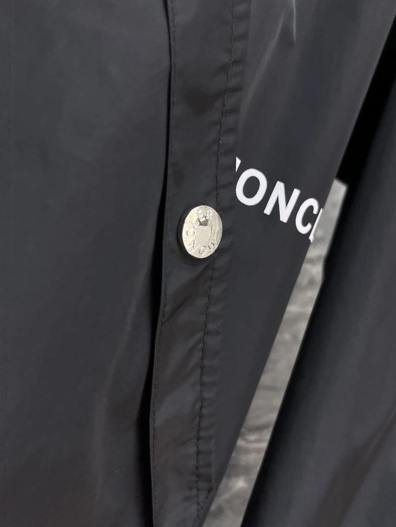 Moncler Outwear Refined 140155