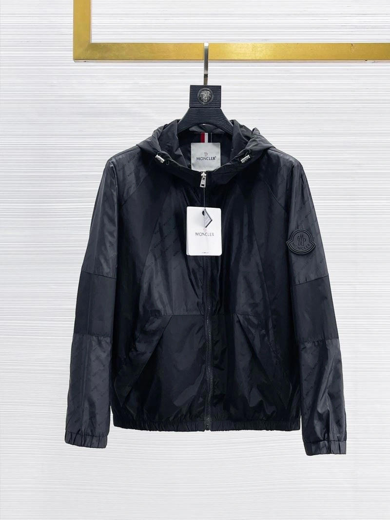 Stylish Moncler Outwear 140176