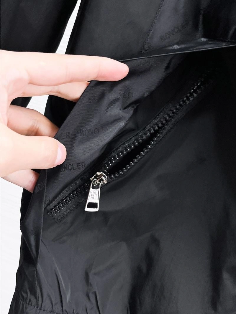 Stylish Moncler Outwear 140176