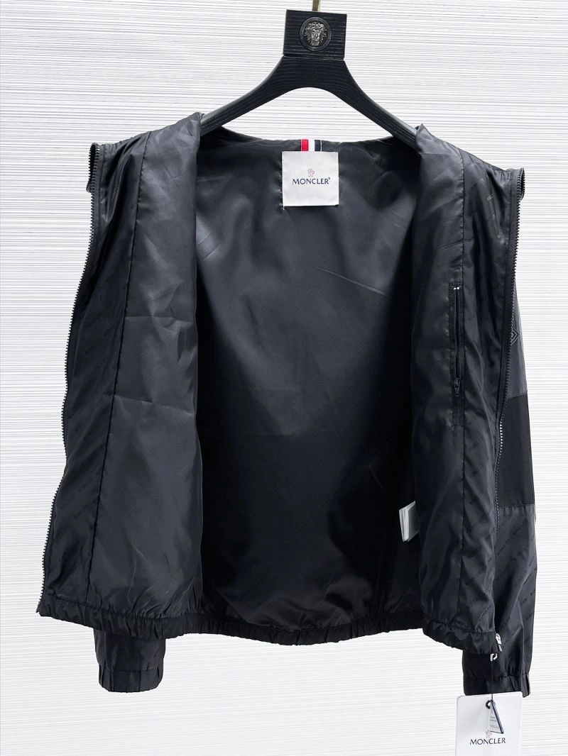 Stylish Moncler Outwear 140176