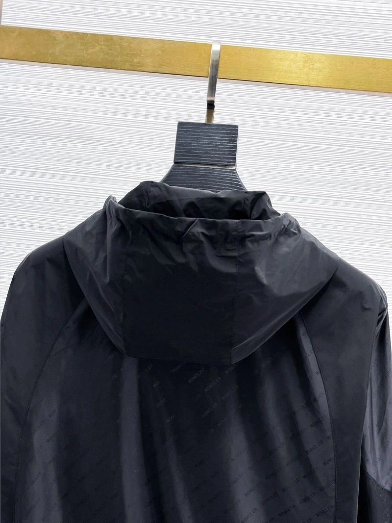 Stylish Moncler Outwear 140176
