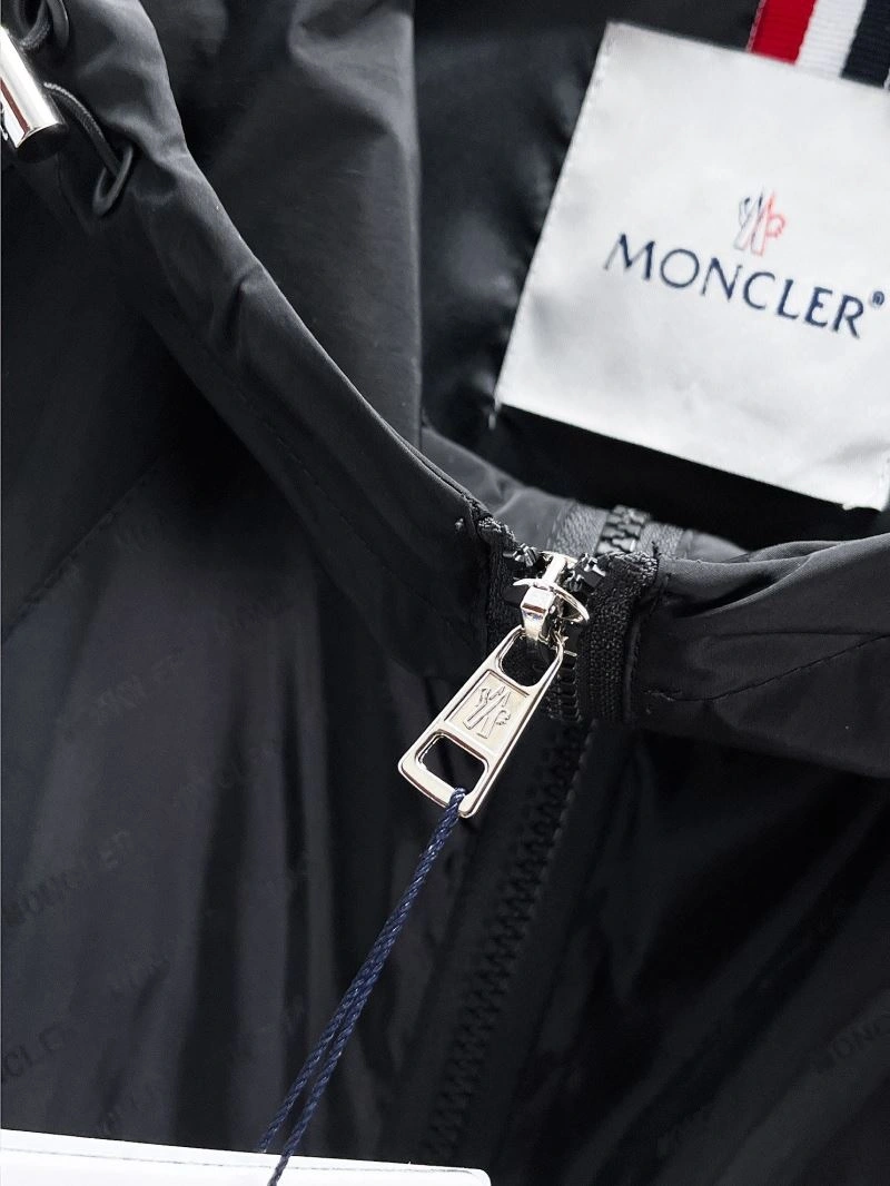 Stylish Moncler Outwear 140176