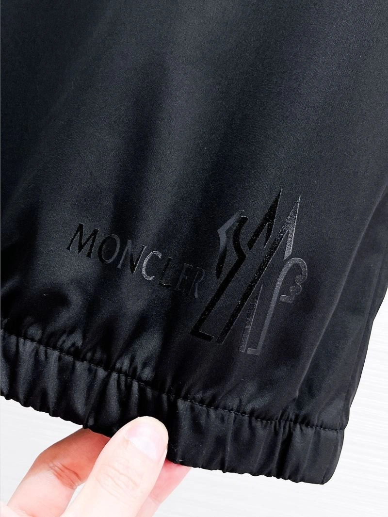 Chic Moncler Outwear 140177