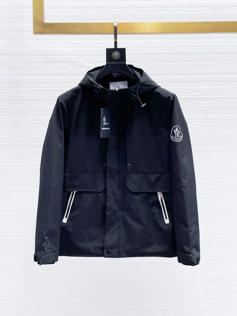 Moncler Outwear Trendsetting 140167