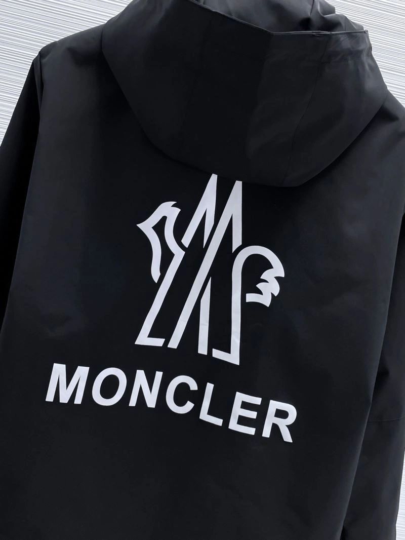 Moncler Outwear Trendsetting 140167