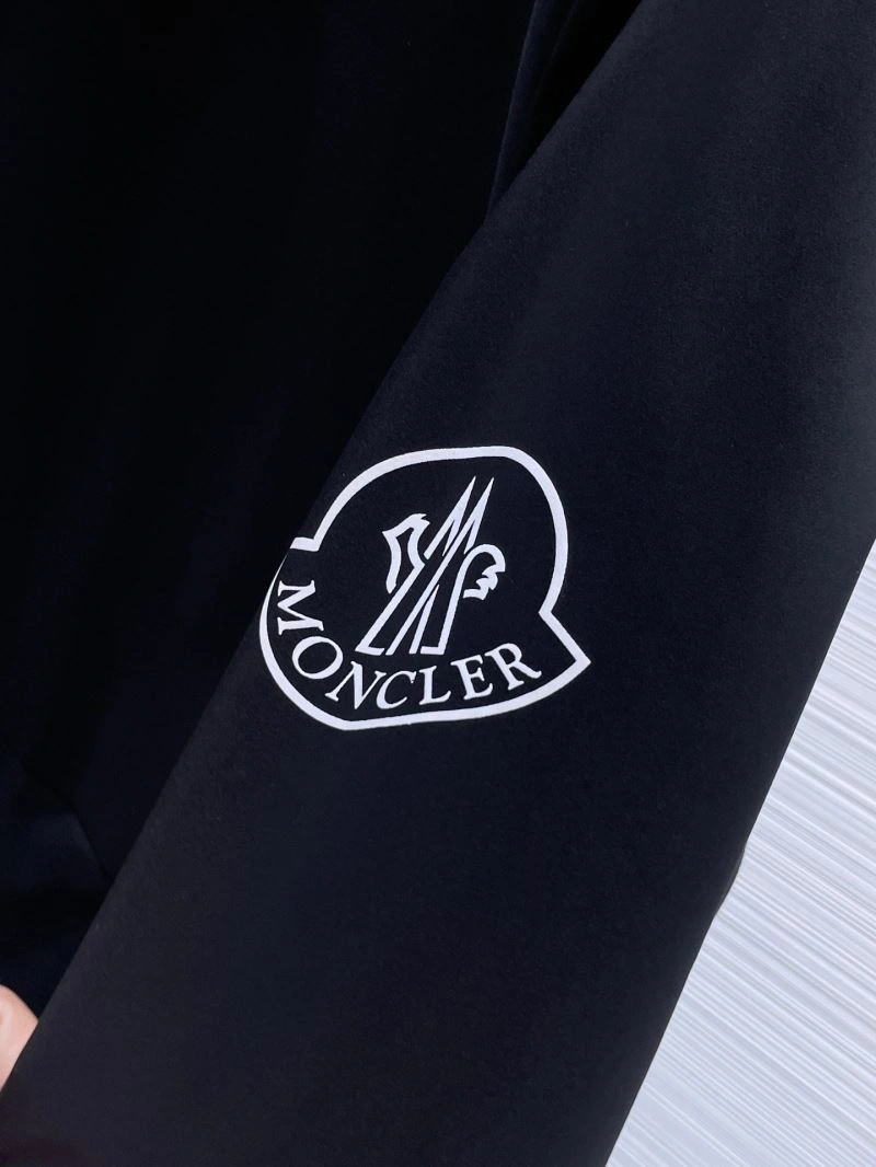 Moncler Outwear Trendsetting 140167