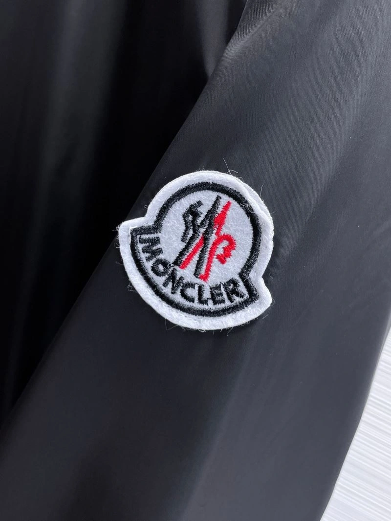 Moncler Outwear QuickDry 140175
