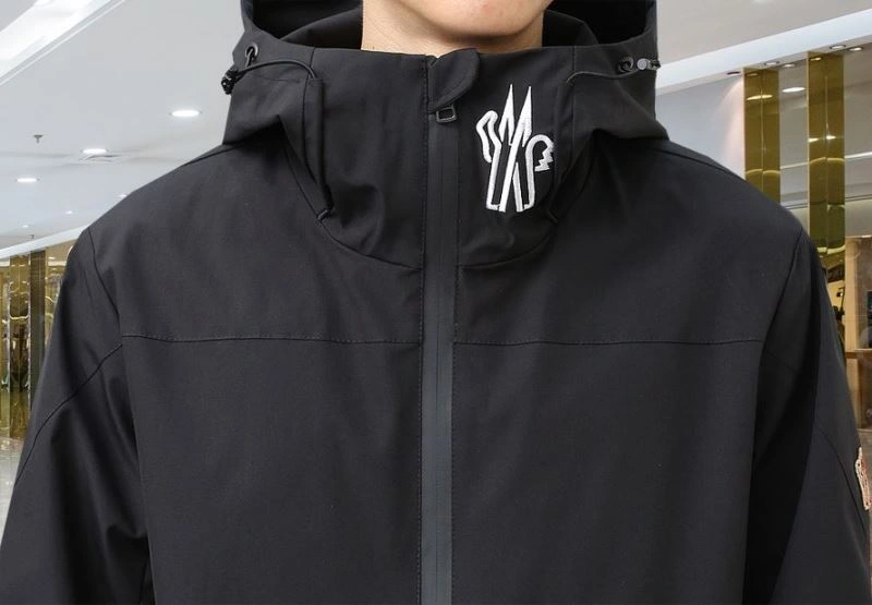 Moncler Outwear Classic 140164