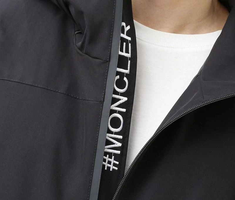 Moncler Outwear Classic 140164