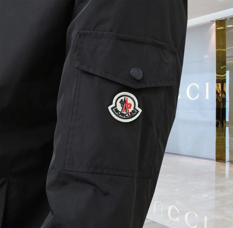 Moncler Outwear Flexible 140153