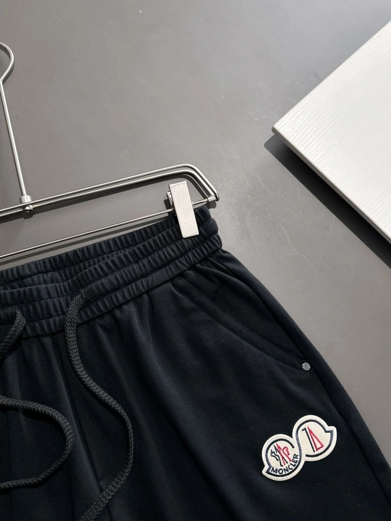 Moncler Short Pants Snug 142758