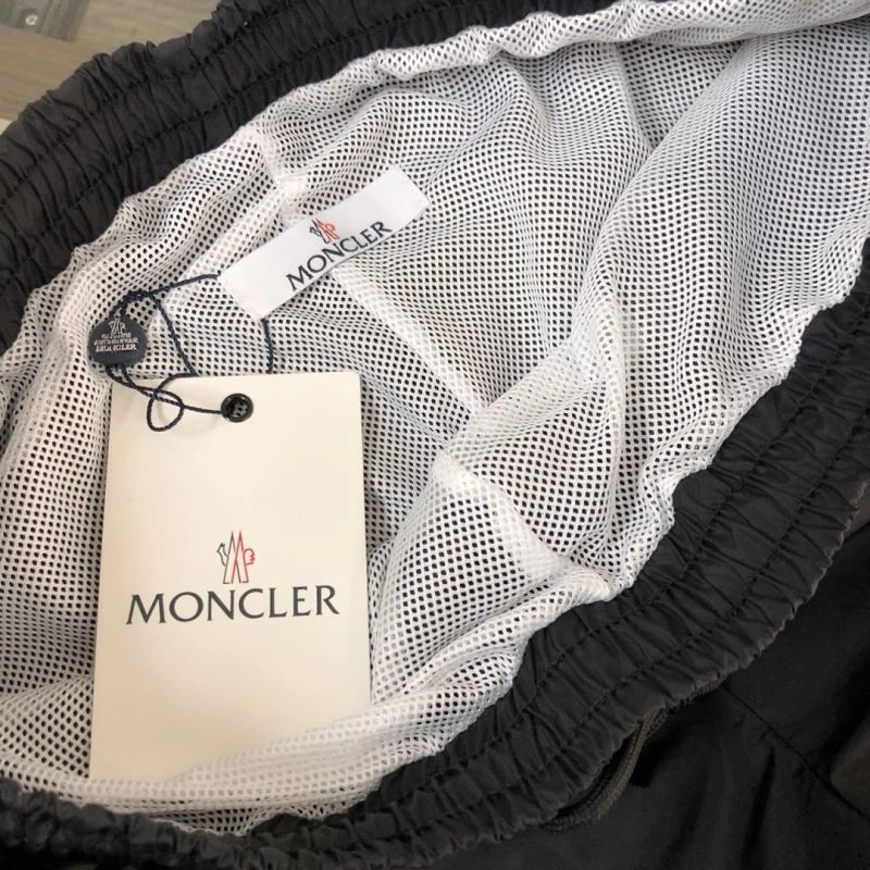 Moncler Short Pants FashionForward 143303