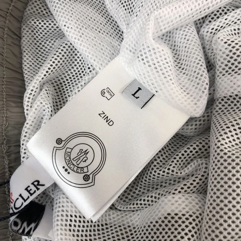 RelaxedFit Moncler Short Pants 143288