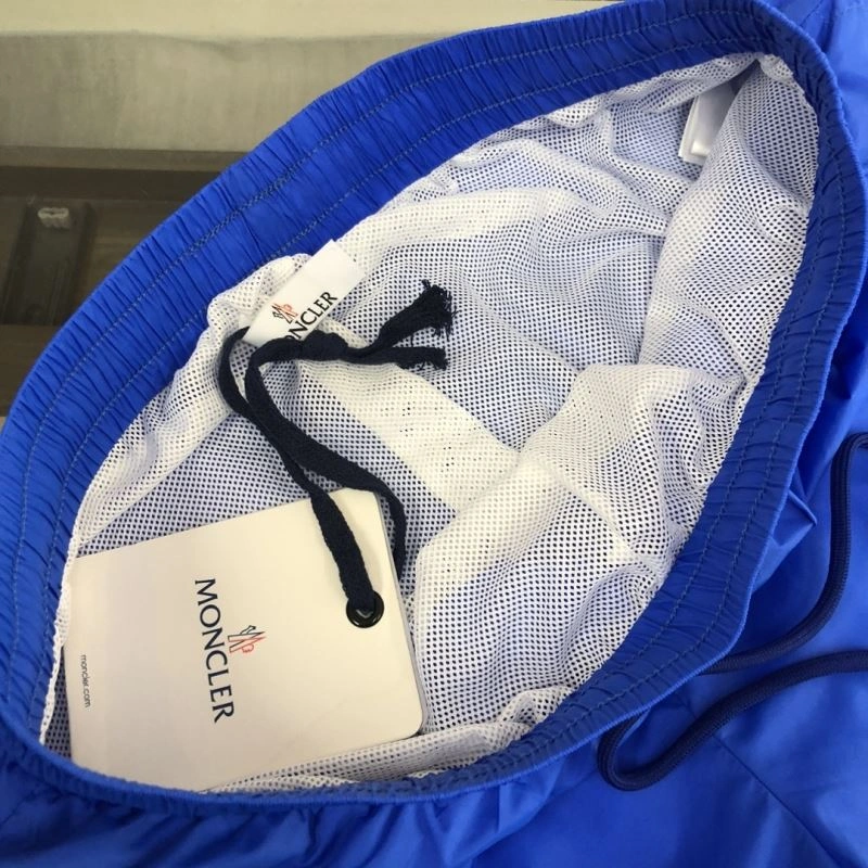 Moncler Short Pants Stylish 143290