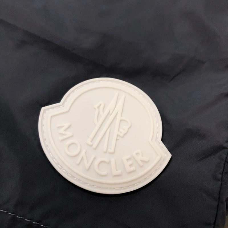 Moncler Short Pants FreshLook 143284