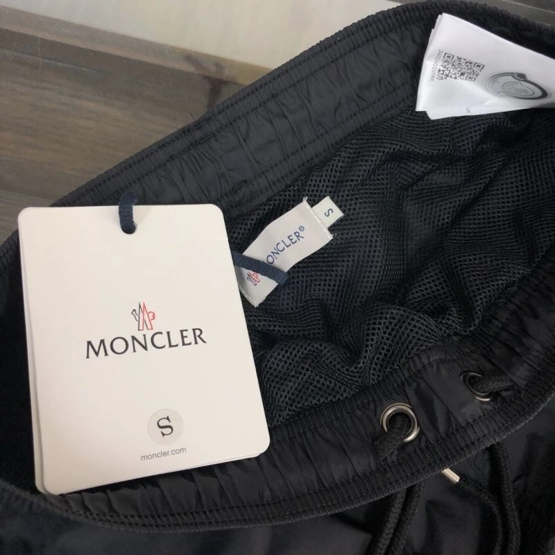 Moncler Short Pants Vibrant 143247