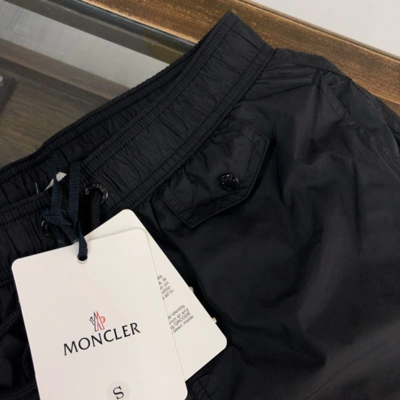 Moncler Short Pants Vibrant 143247
