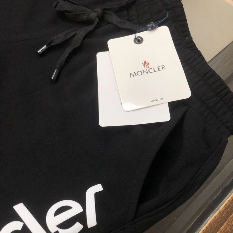 Moncler Short Pants Lightweight 143241