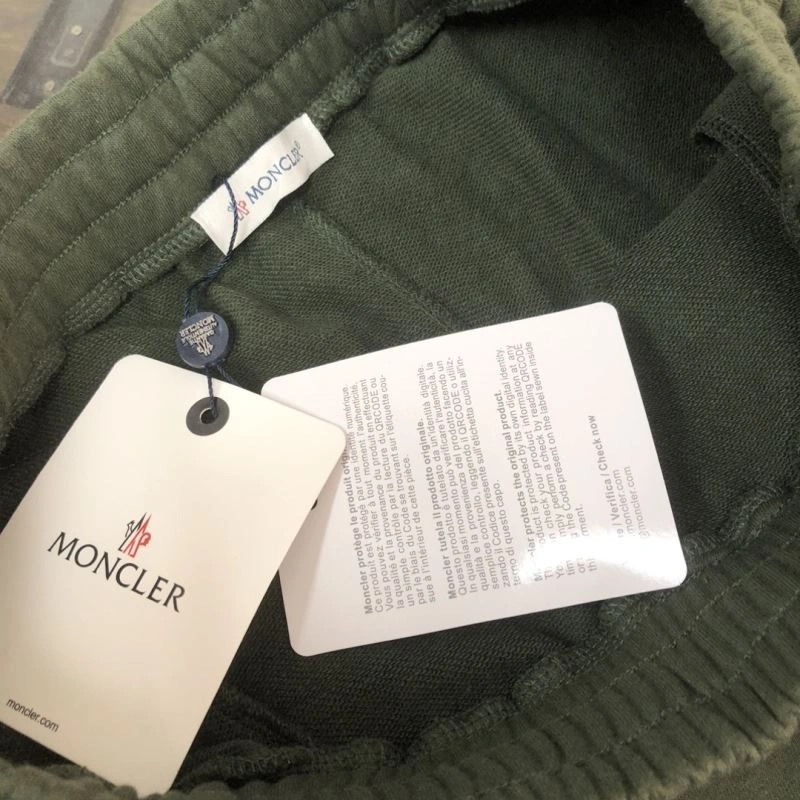 Moncler Short Pants Lightweight 143237