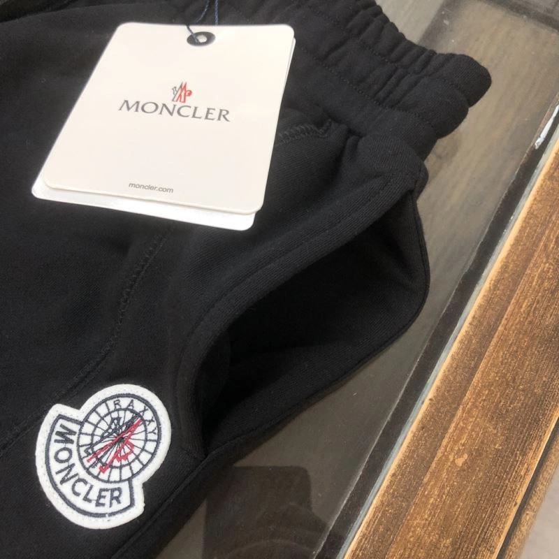 ComfortFit Moncler Short Pants 143218