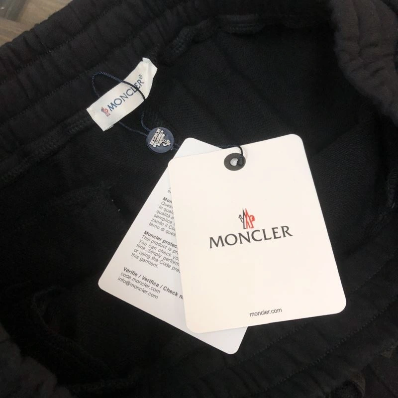 ComfortFit Moncler Short Pants 143218