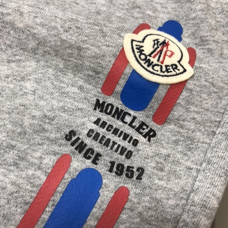 Moncler Short Pants ZipUp 143210
