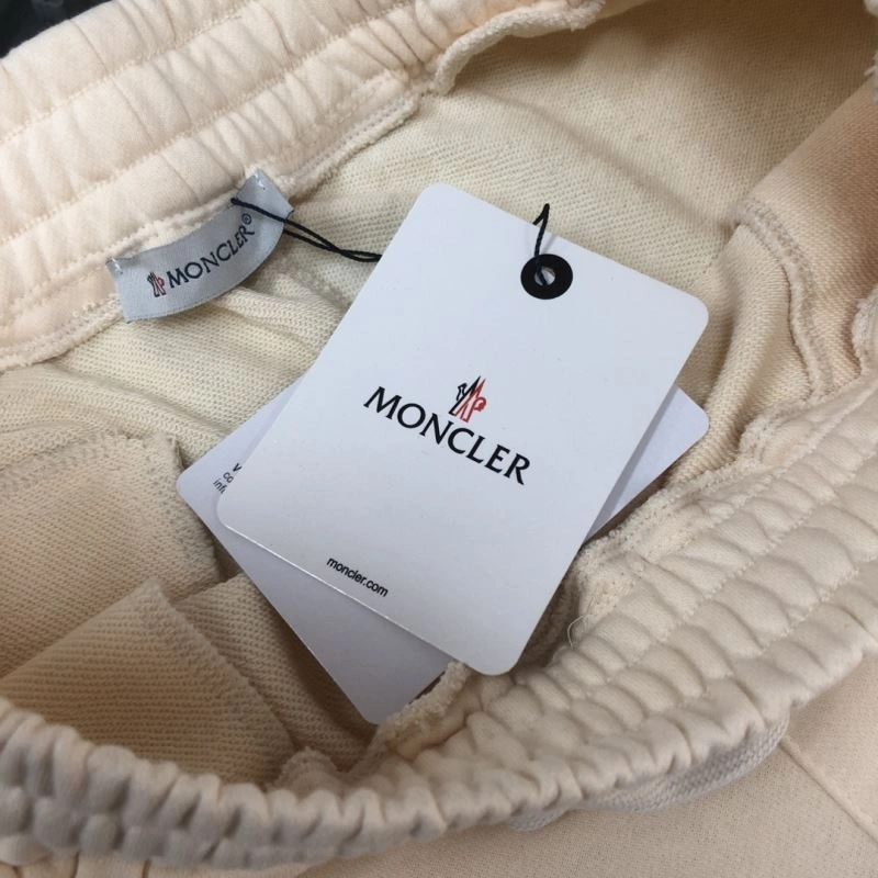 Moncler Short Pants Resilient 143203