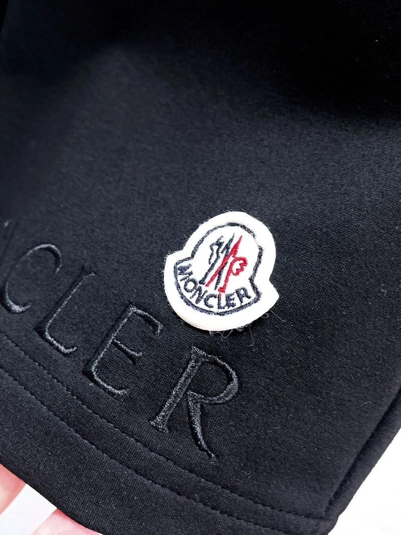 Moncler Short Pants Sophisticated 142369