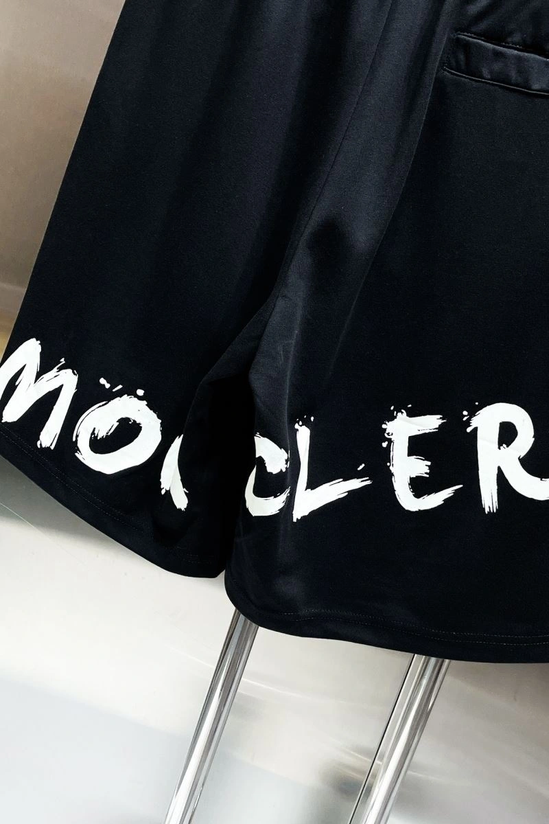 Youthful Moncler Short Pants 142368