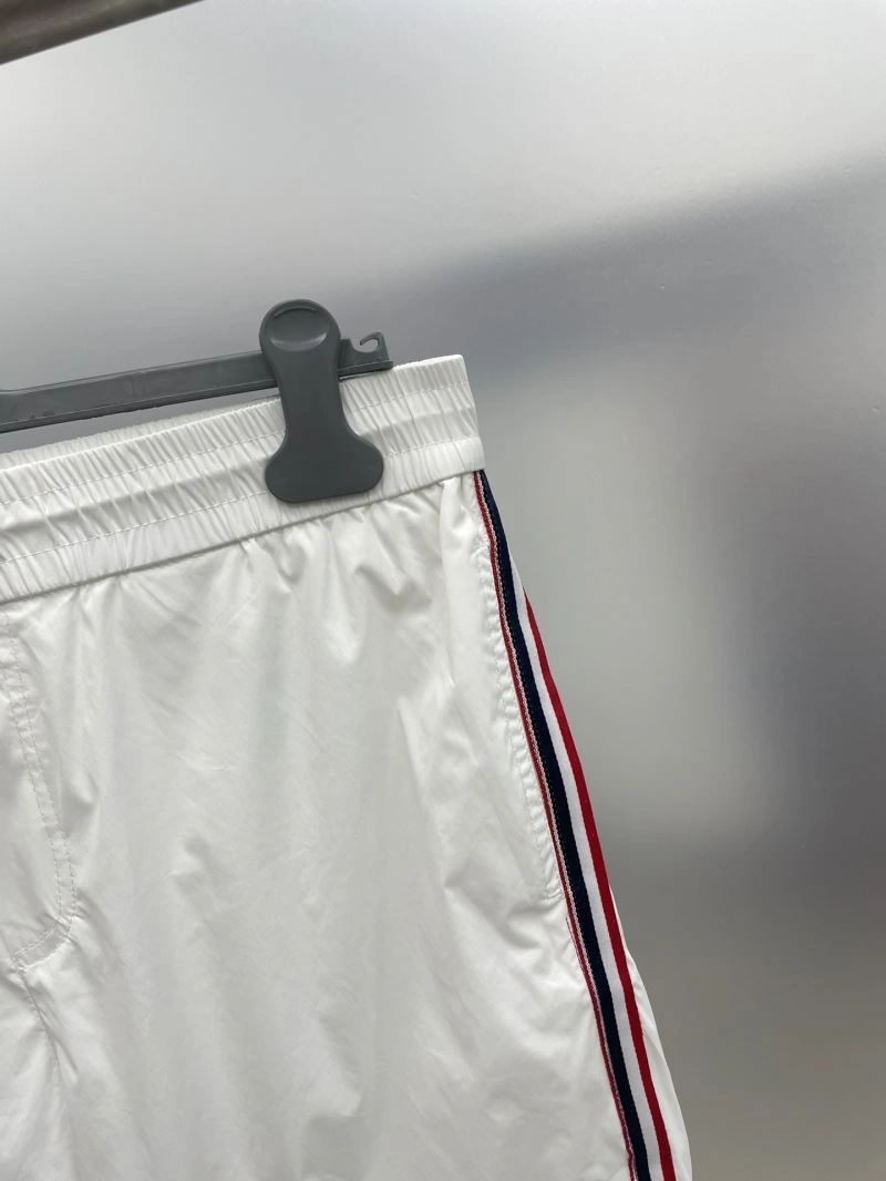 Moncler Short Pants Stylish 142351