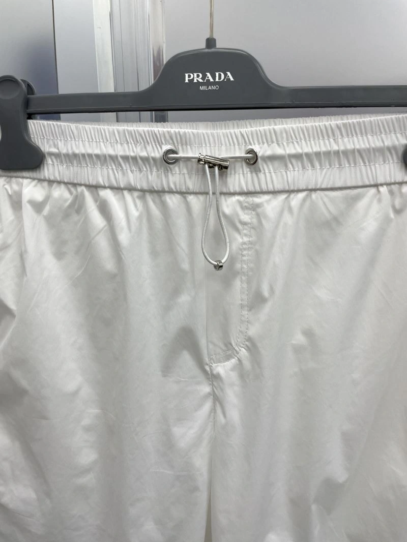 Moncler Short Pants Stylish 142351