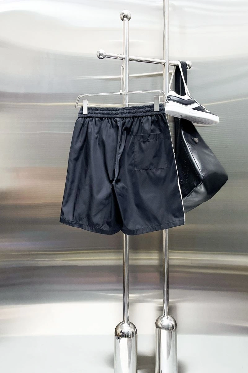 RelaxedFit Moncler Short Pants 142354