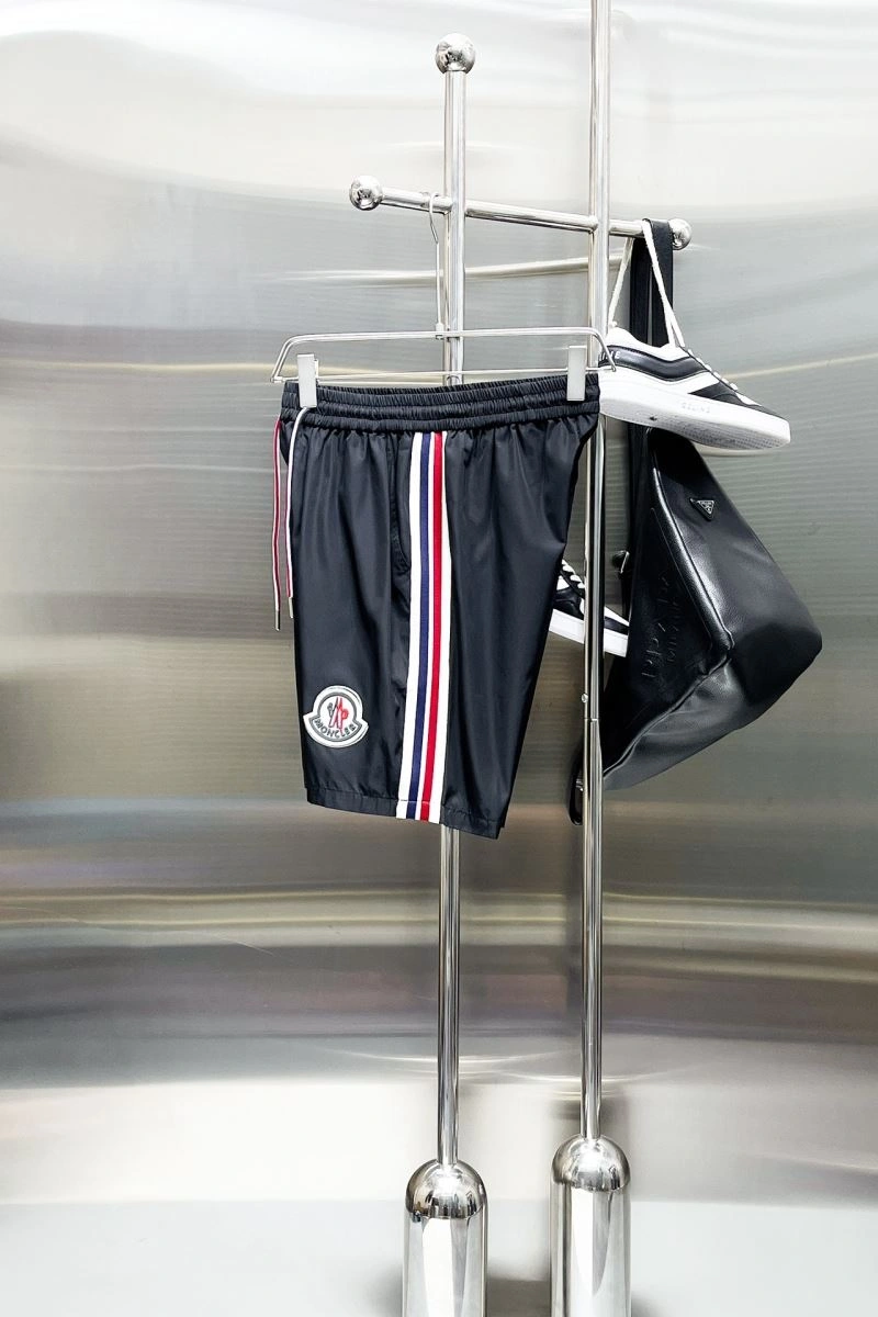 RelaxedFit Moncler Short Pants 142354