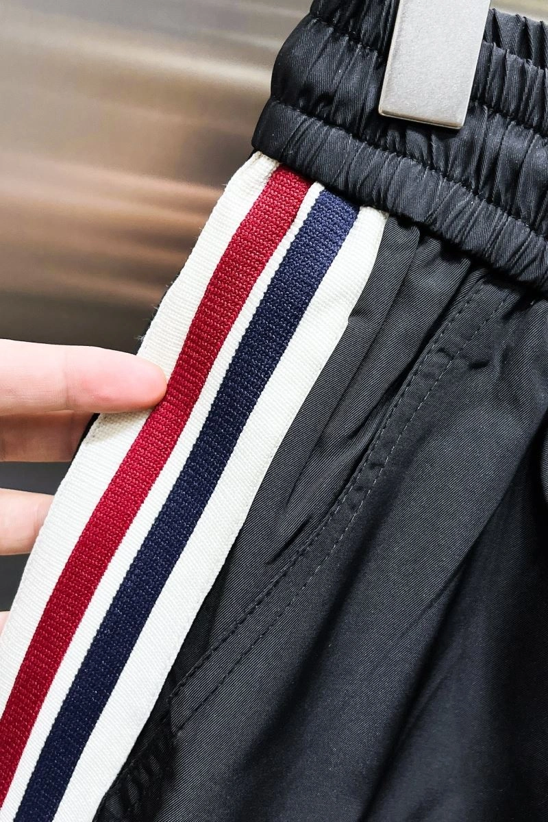RelaxedFit Moncler Short Pants 142354