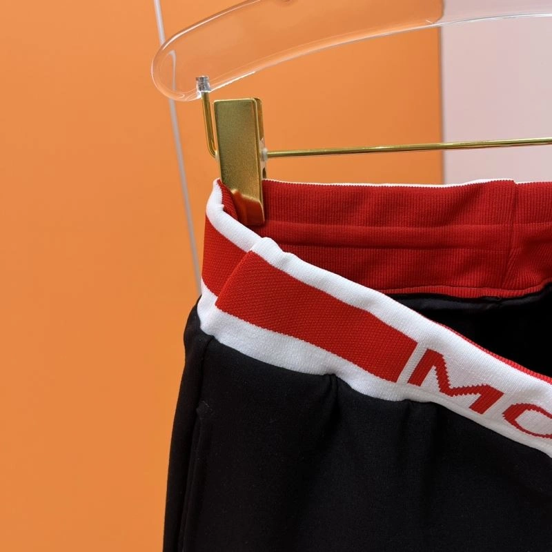 Moncler Short Pants Fashionable 142329