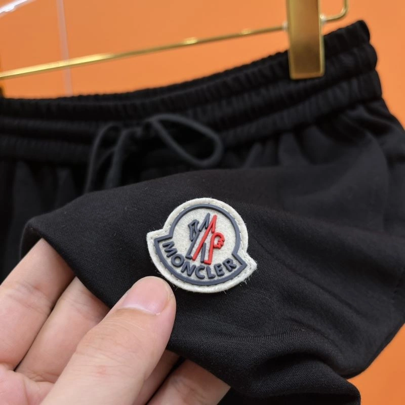 Moncler Short Pants Snug 142333