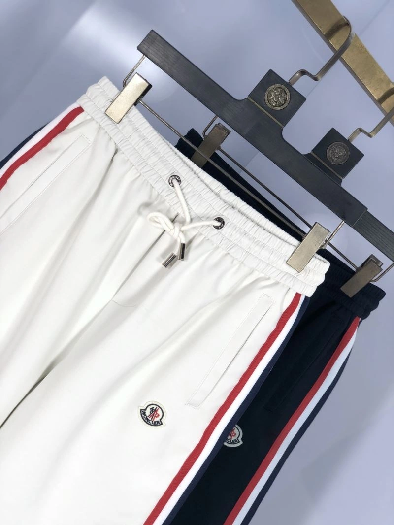 Moncler Short Pants ZipUp 142332