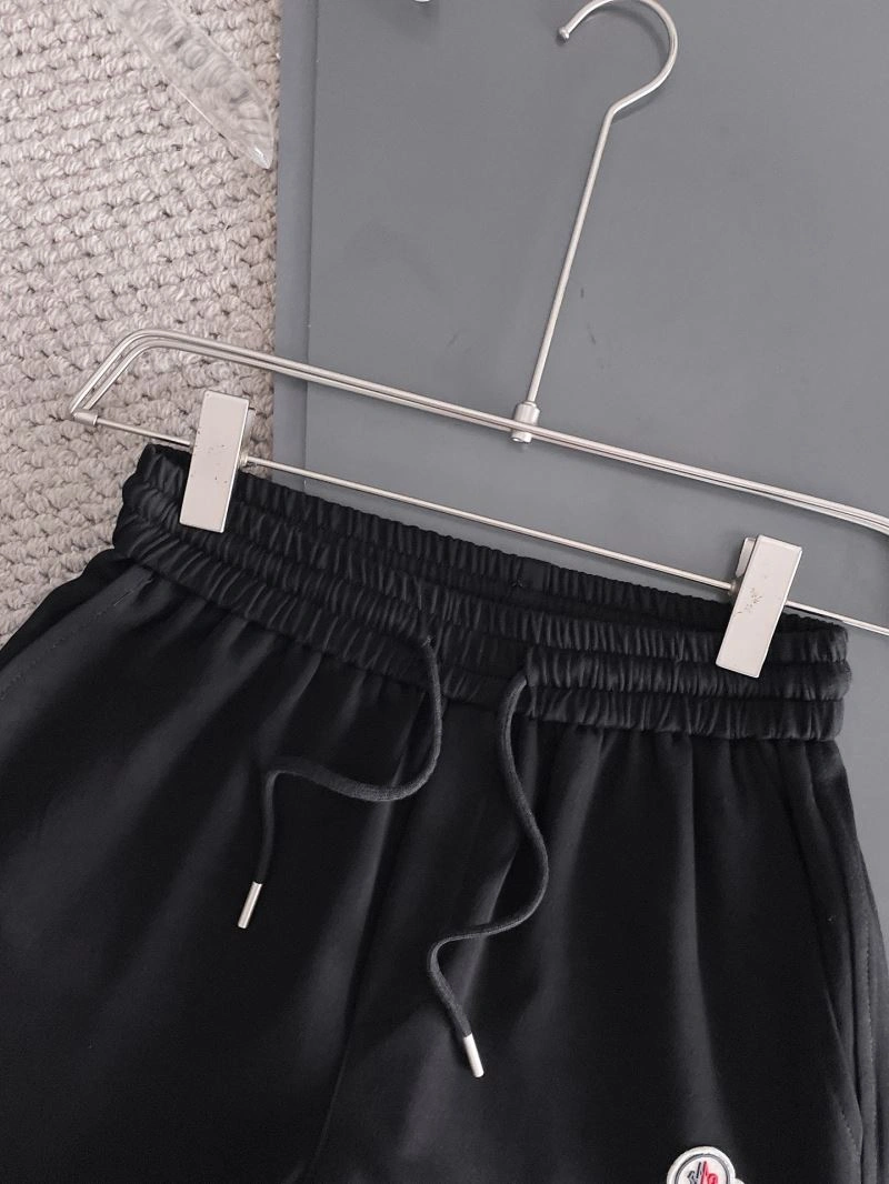 Moncler Short Pants ZipUp 141787