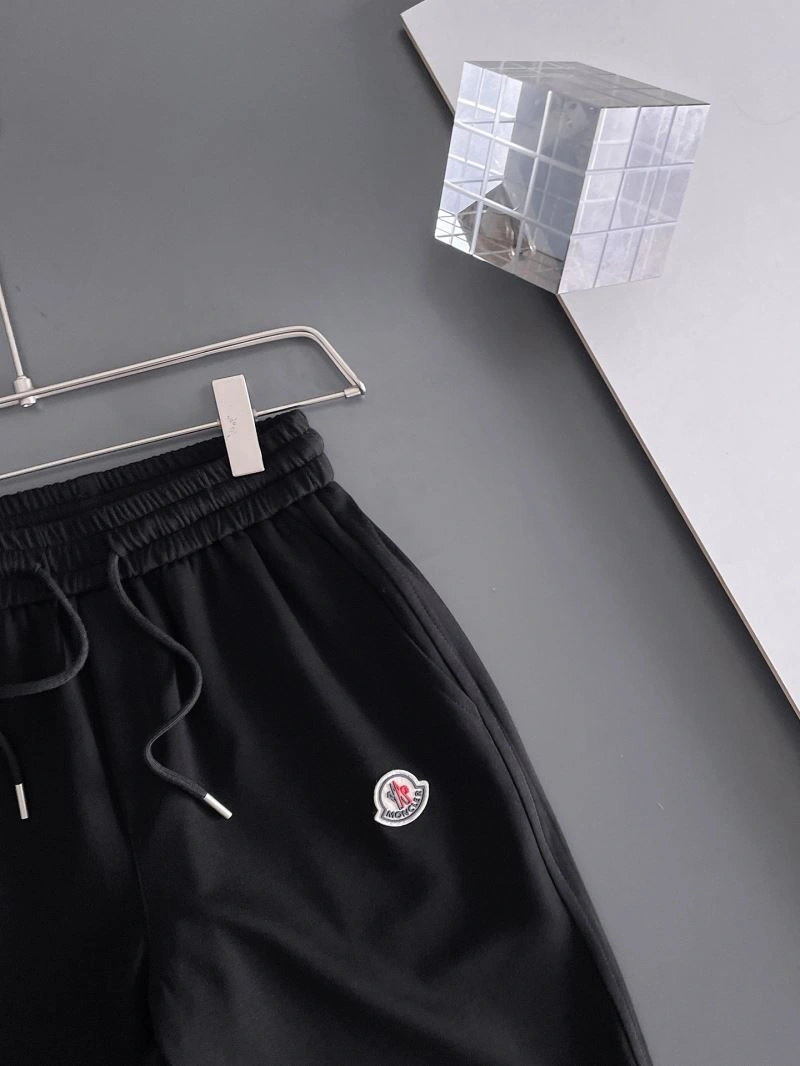 Moncler Short Pants ZipUp 141787