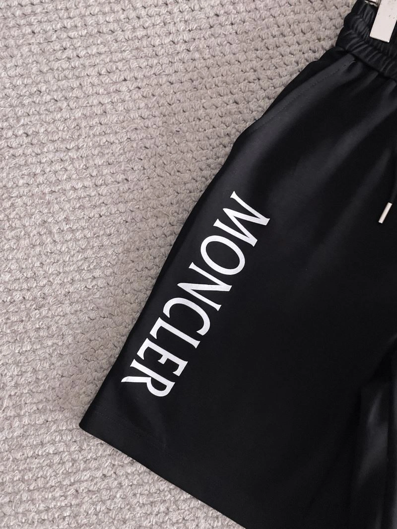 Moncler Short Pants ZipUp 141787