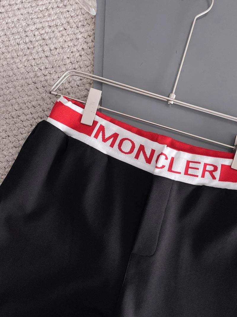 Moncler Short Pants Comfortable 141798