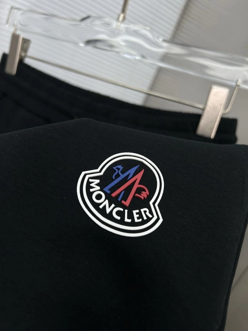 Trendsetting Moncler Short Pants 141122