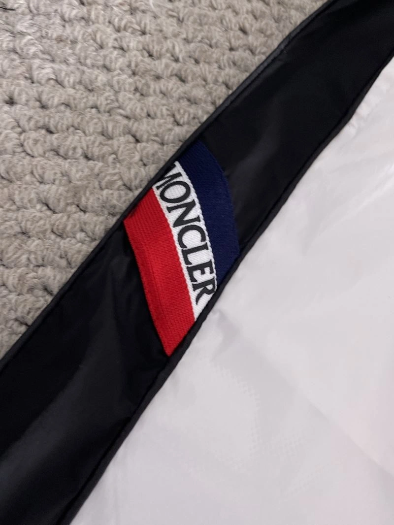 Refined Moncler Short Pants 140139