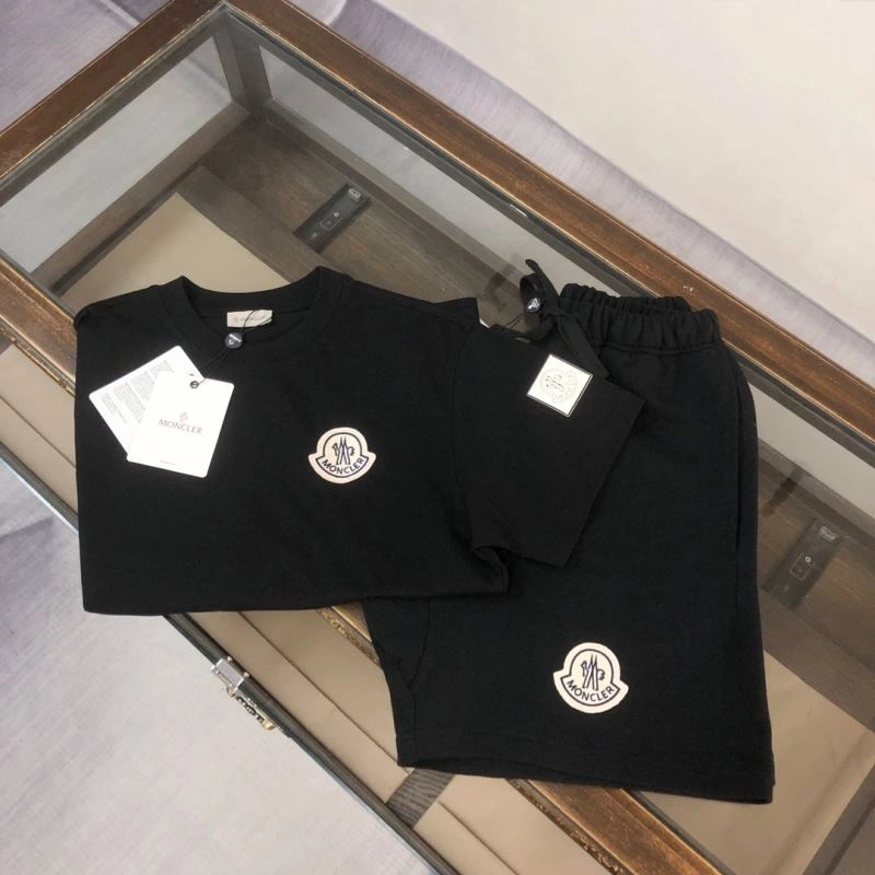 Breathable Moncler Short Suits 143204