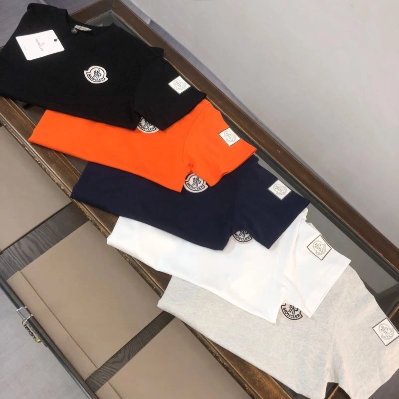 Breathable Moncler Short Suits 143204