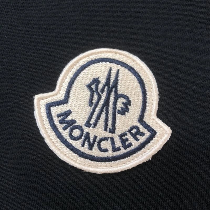 Breathable Moncler Short Suits 143204