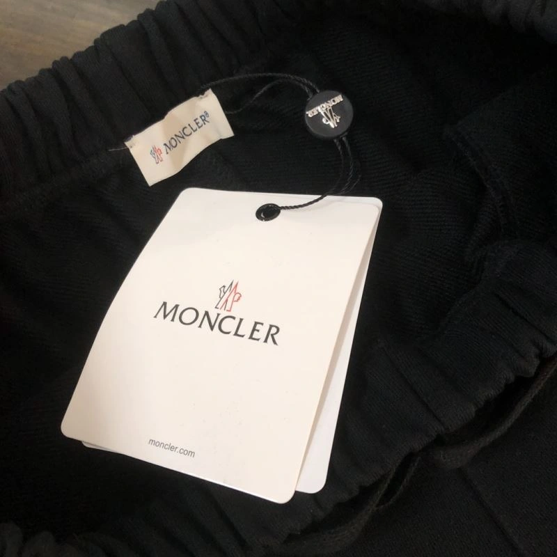 Breathable Moncler Short Suits 143204