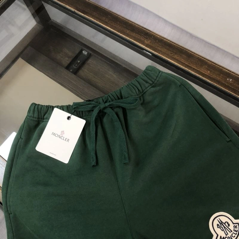 Moncler Short Suits Chic 143195